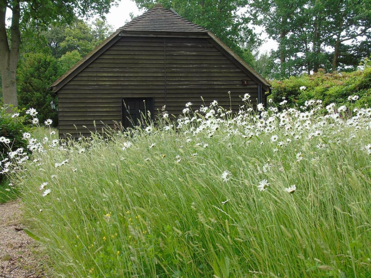 Bond'S Cottage Barn Royal Tunbridge Wells Exterior photo